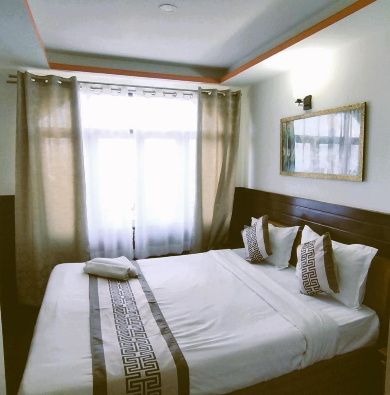 Hotel Kasturi Palace & Restaurant Darjeeling Darjeeling  Bagian luar foto