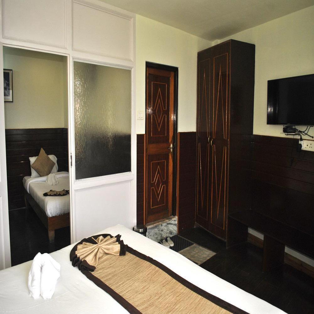 Hotel Kasturi Palace & Restaurant Darjeeling Darjeeling  Bagian luar foto