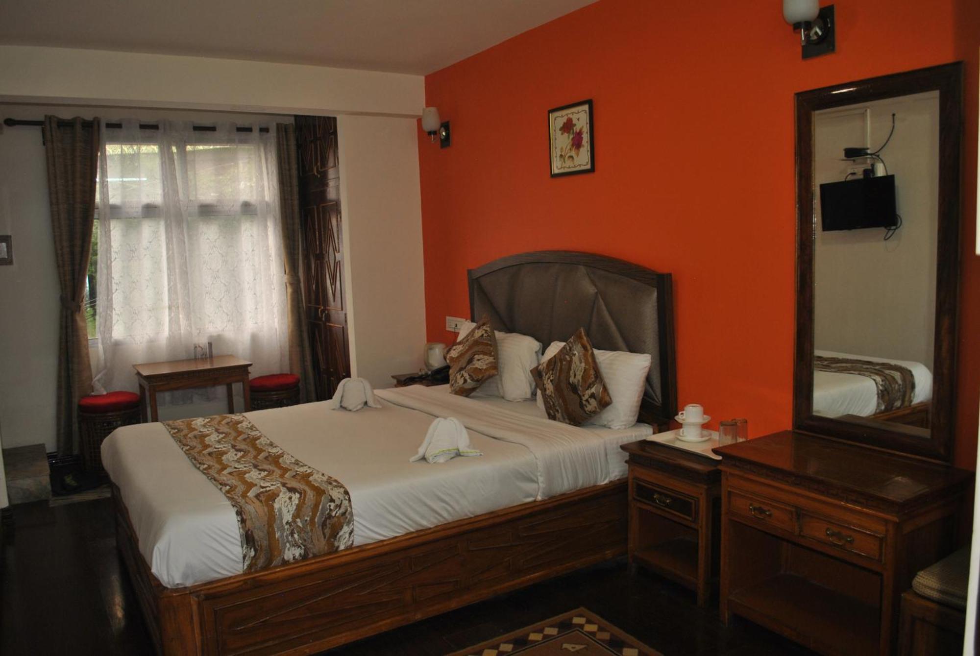 Hotel Kasturi Palace & Restaurant Darjeeling Darjeeling  Bagian luar foto