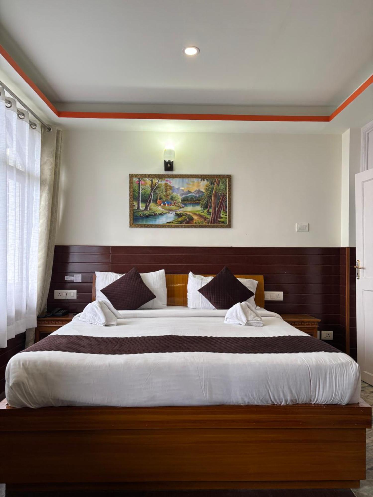 Hotel Kasturi Palace & Restaurant Darjeeling Darjeeling  Bagian luar foto