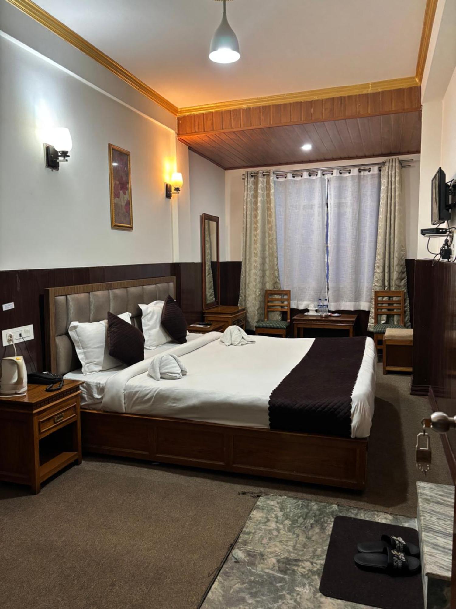 Hotel Kasturi Palace & Restaurant Darjeeling Darjeeling  Bagian luar foto