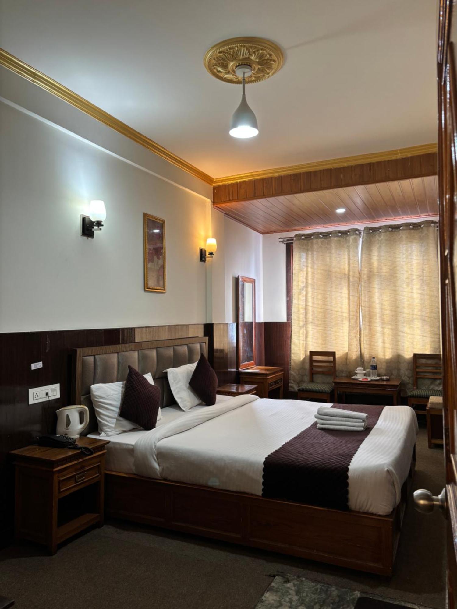 Hotel Kasturi Palace & Restaurant Darjeeling Darjeeling  Bagian luar foto