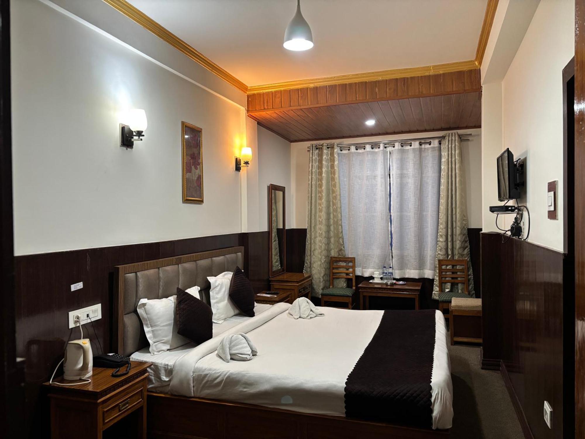 Hotel Kasturi Palace & Restaurant Darjeeling Darjeeling  Bagian luar foto