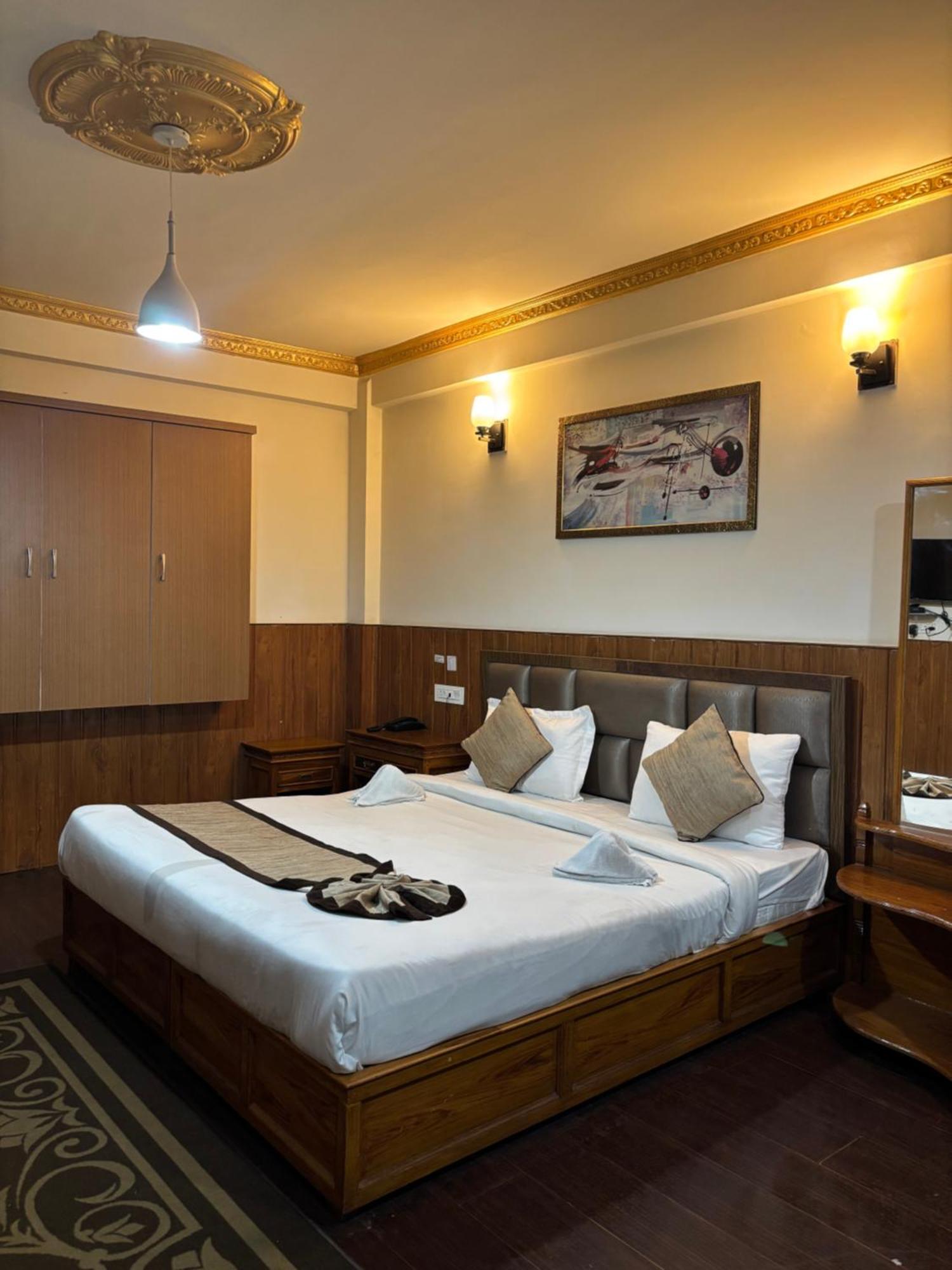 Hotel Kasturi Palace & Restaurant Darjeeling Darjeeling  Bagian luar foto
