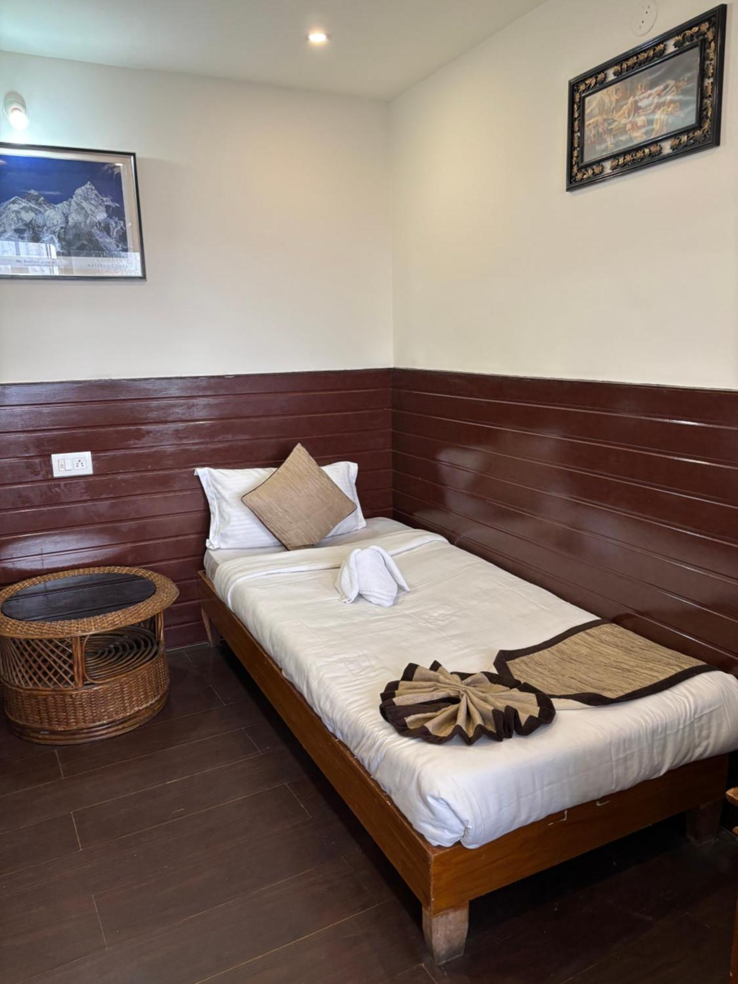 Hotel Kasturi Palace & Restaurant Darjeeling Darjeeling  Bagian luar foto