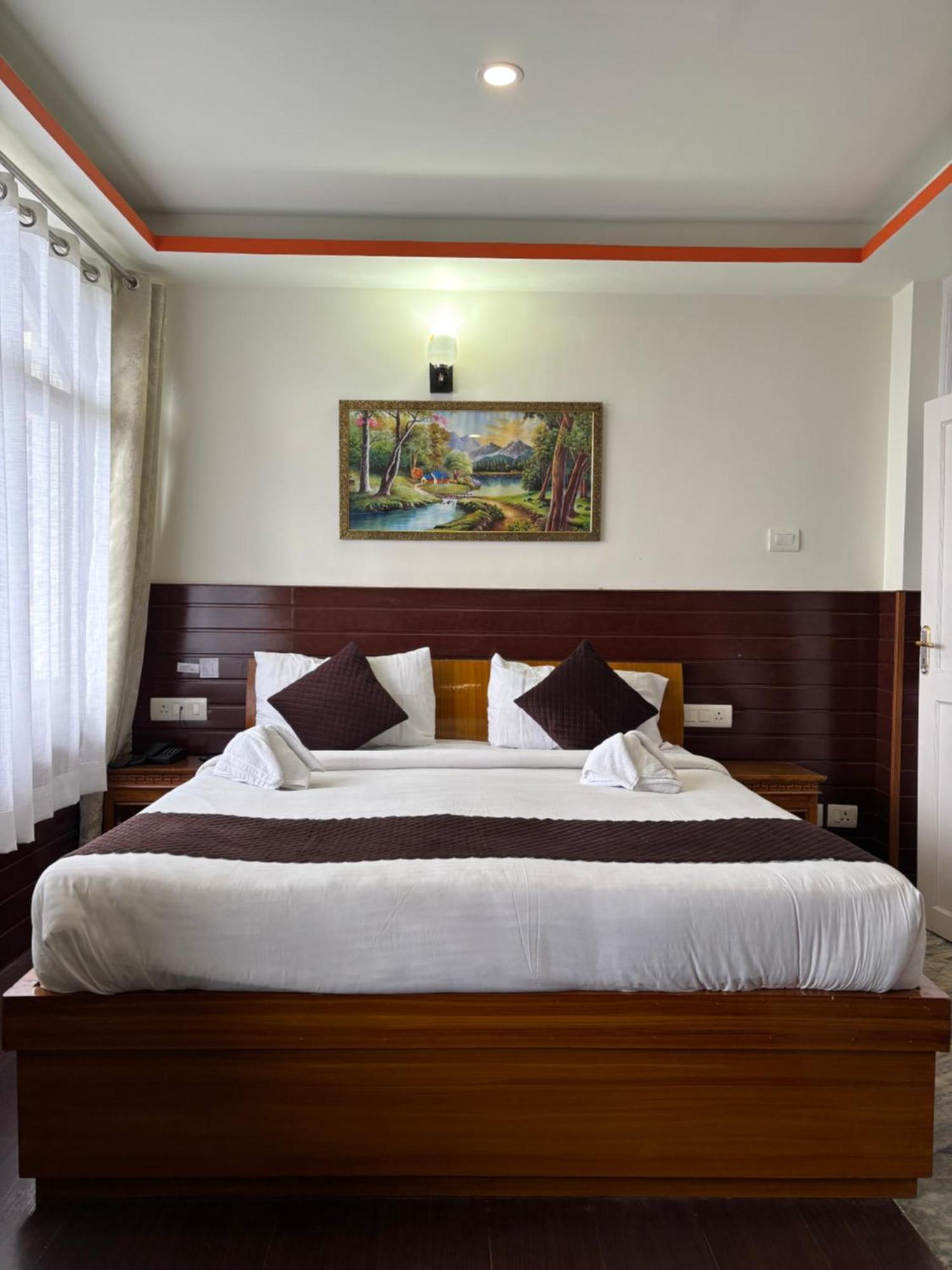 Hotel Kasturi Palace & Restaurant Darjeeling Darjeeling  Bagian luar foto