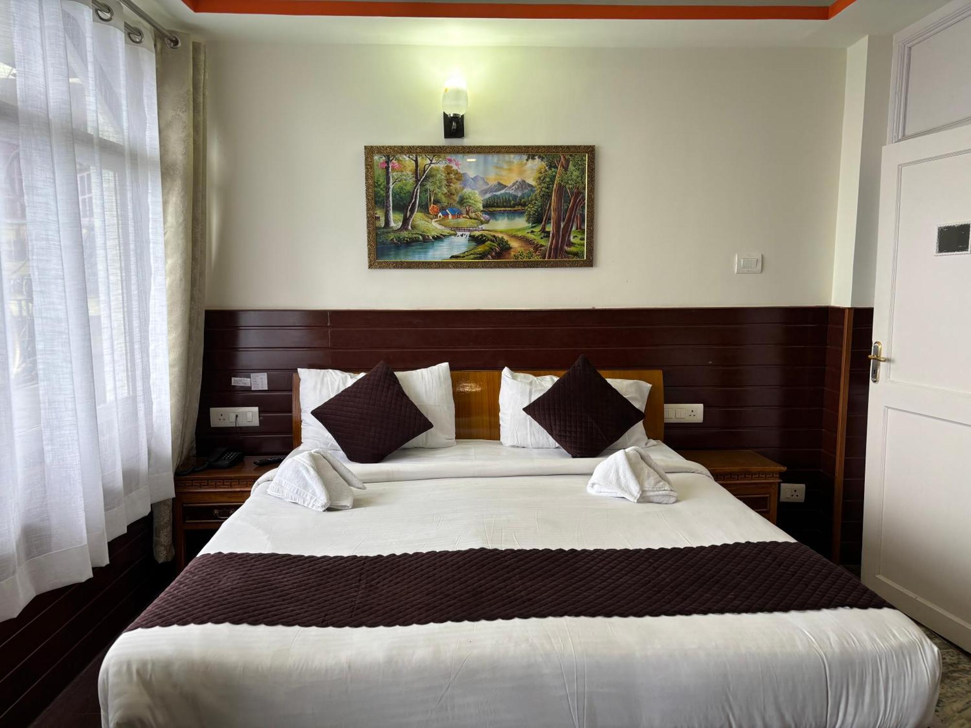 Hotel Kasturi Palace & Restaurant Darjeeling Darjeeling  Bagian luar foto