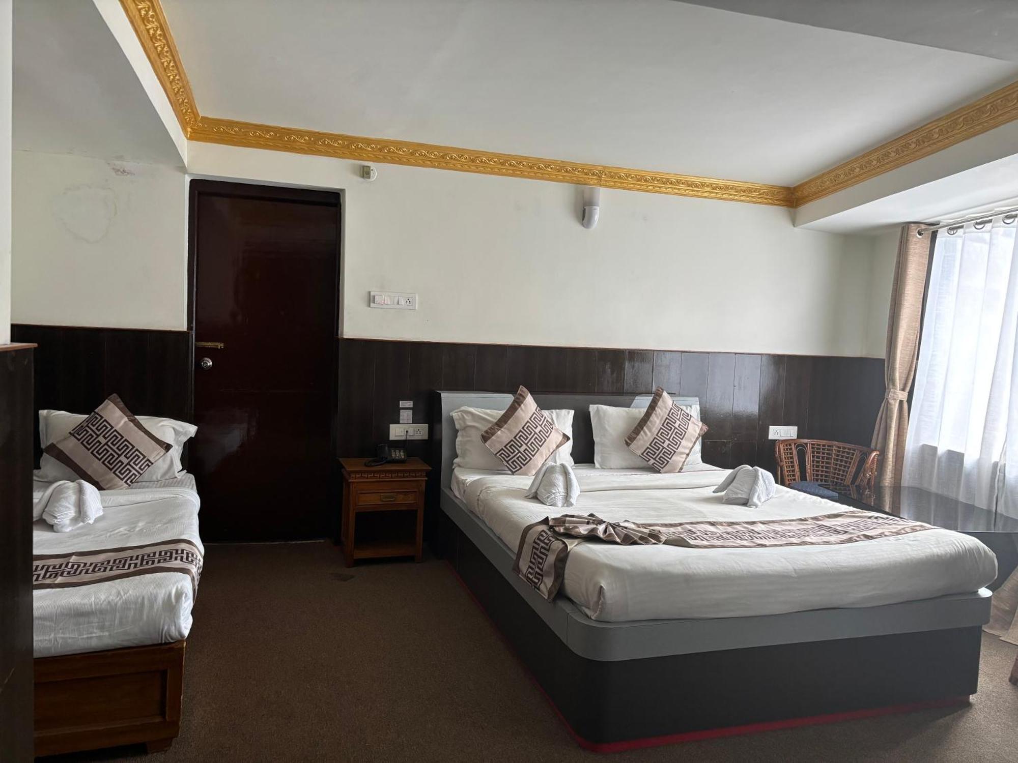 Hotel Kasturi Palace & Restaurant Darjeeling Darjeeling  Bagian luar foto