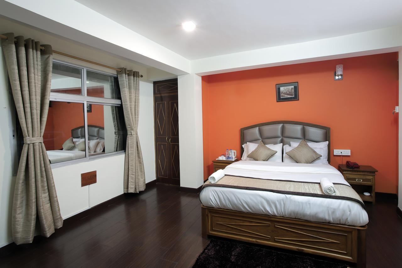 Hotel Kasturi Palace & Restaurant Darjeeling Darjeeling  Bagian luar foto